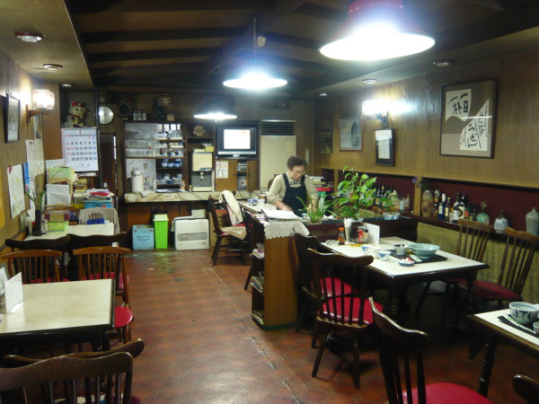 店内（日の丸食堂）