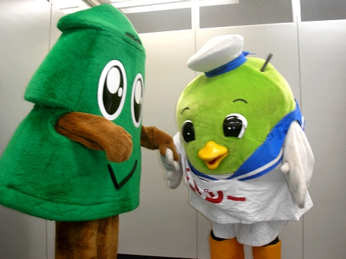スギッチと握手