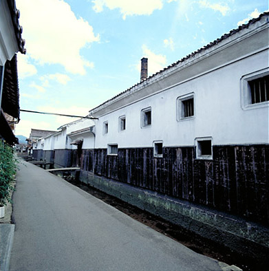 白壁土蔵群