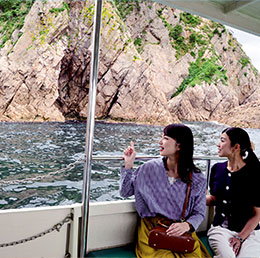 浦富海岸めぐり遊覧船