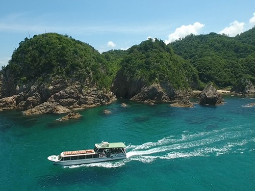 浦富海岸島めぐり遊覧船